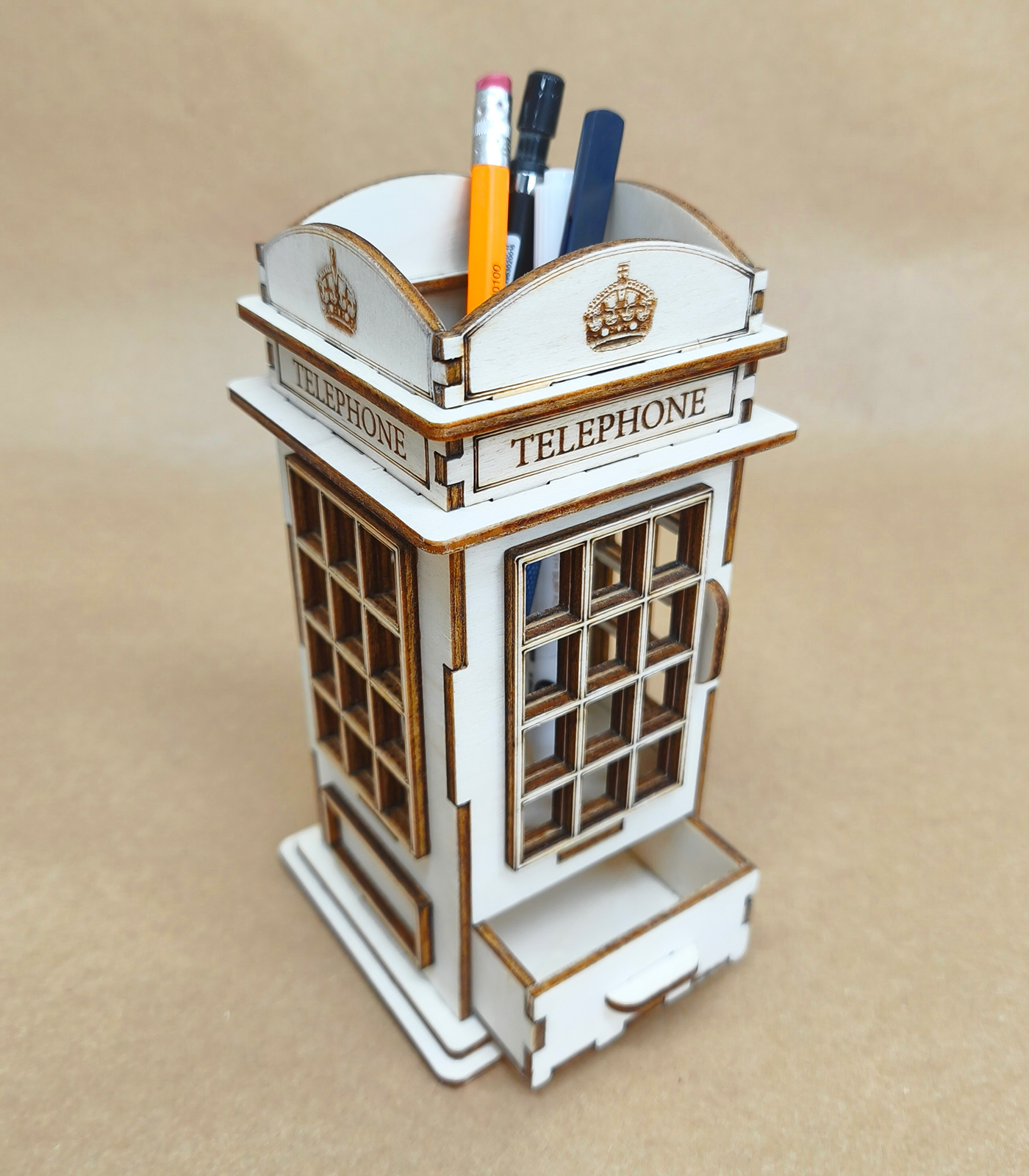 PhoneBooth-1 ארגונית שולחנית מעץ תא טלפון לונדוני – תמונה 1